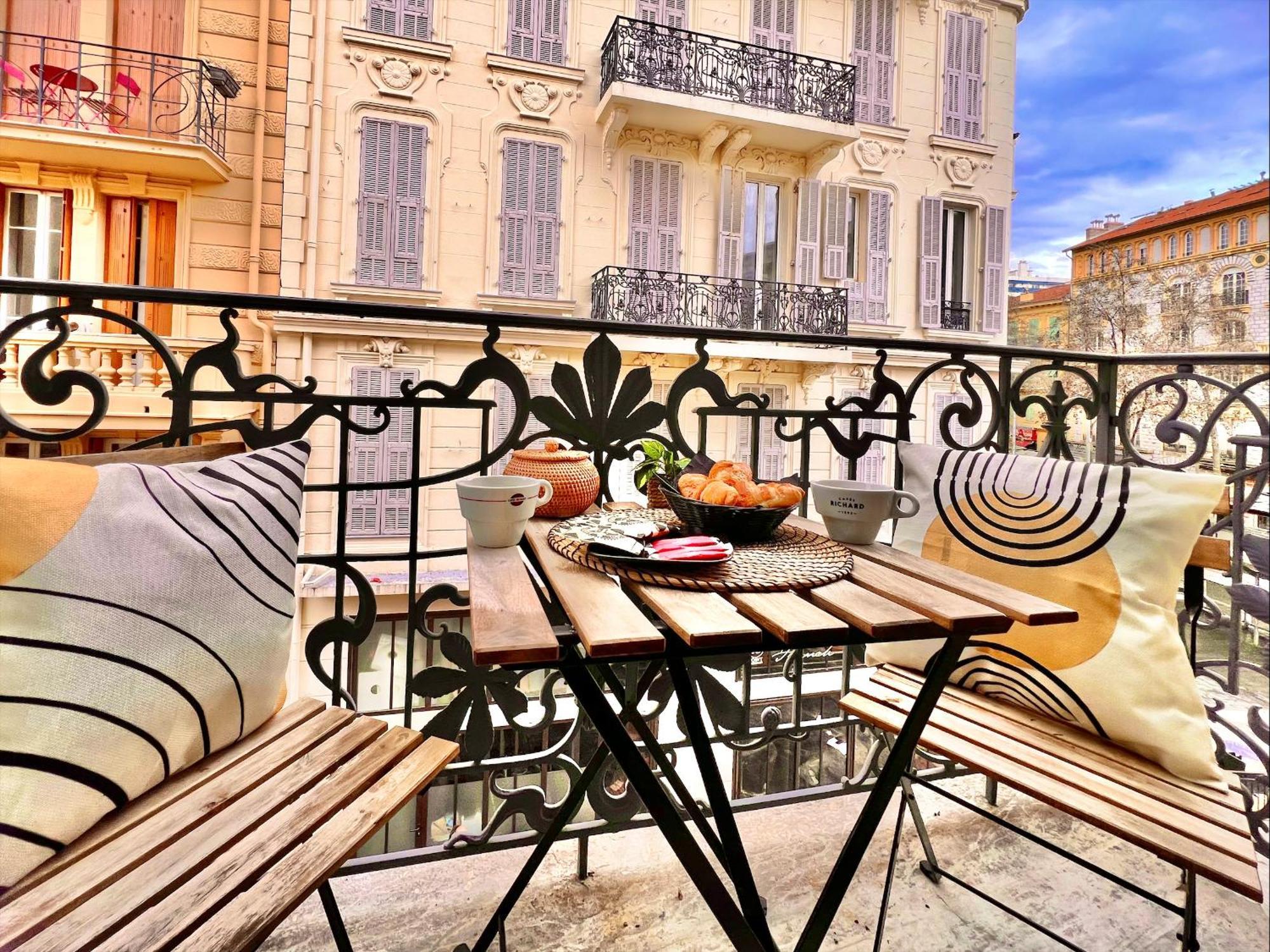 Aparthotel Liberation Center - Private Balcony - 24&7 Reception - Luggage Storage Nizza Exterior foto
